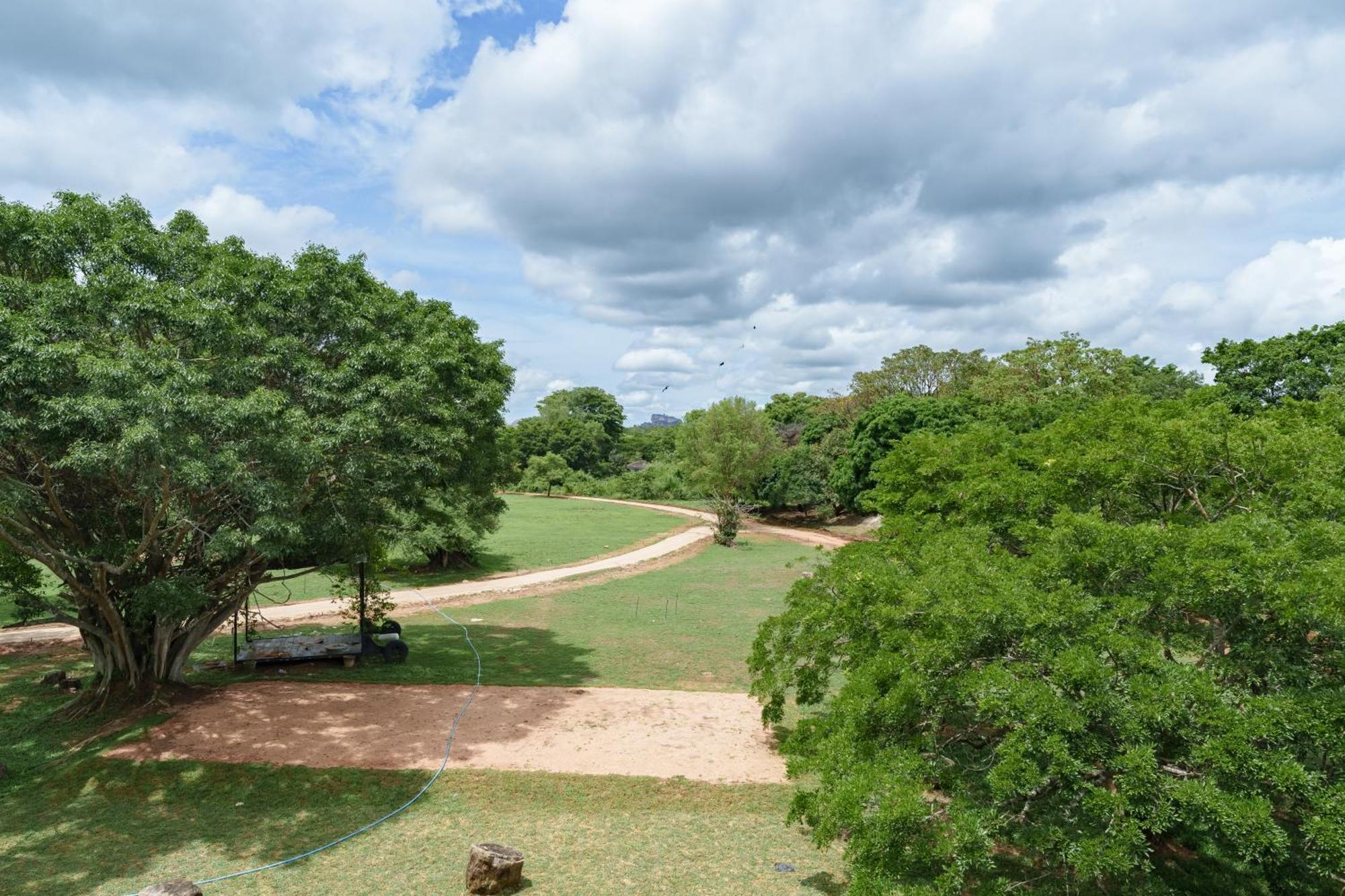 Ayugiri Ayurveda Wellness Resort Sigiriya Eksteriør billede