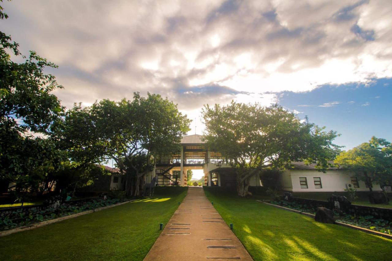 Ayugiri Ayurveda Wellness Resort Sigiriya Eksteriør billede